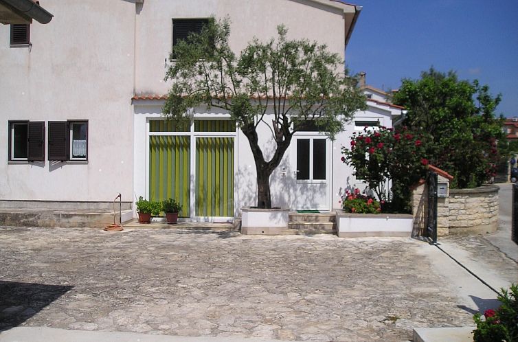 Appartement "Gemütlicher Garten" mit Terrasse