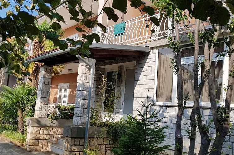 Appartement Wohnung 'Ivaana' mit Privatparkplatz