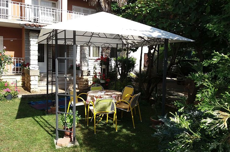Appartement Wohnung 'Ivaana' mit Privatparkplatz