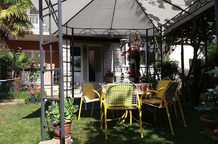 Appartement Wohnung 'Ivaana' mit Privatparkplatz