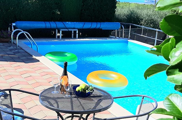 Vakantiehuis mit beheiztem Pool