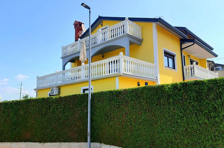 Vakantiehuis mit beheiztem Pool