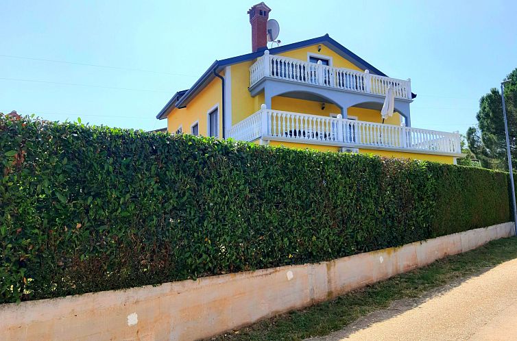 Vakantiehuis mit beheiztem Pool