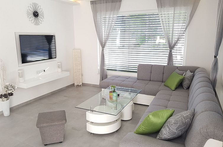 Vakantiehuis mit privatem Pool in Ruhiger lage.