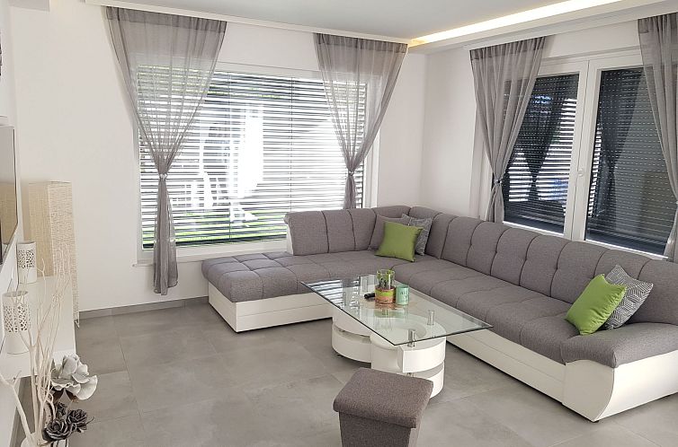 Vakantiehuis mit privatem Pool in Ruhiger lage.