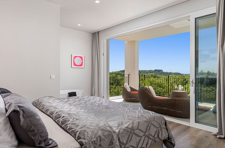 Vakantiehuis Ferienvilla "Monte Bibali" mit Infinity-Pool