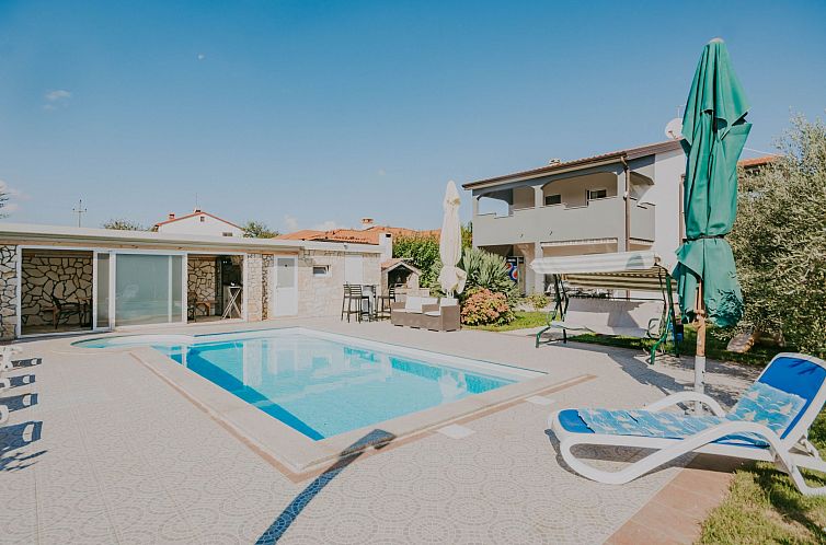Vakantiehuis Zweistöckiges Ferienhaus Villa Dany