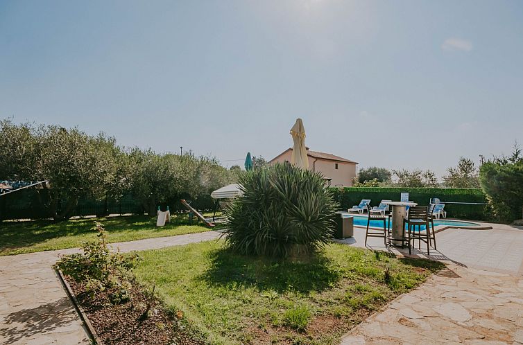 Vakantiehuis Zweistöckiges Ferienhaus Villa Dany