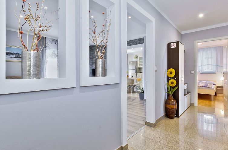 Vakantiehuis Schönes Ferienhaus mit Swimmingpool