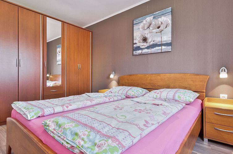 Vakantiehuis Schönes Ferienhaus mit Swimmingpool
