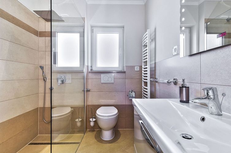 Vakantiehuis Schönes Ferienhaus mit Swimmingpool