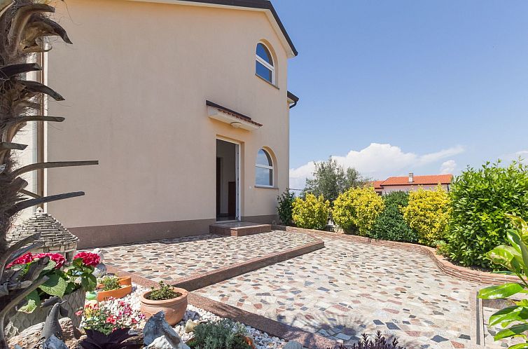 Vakantiehuis Schönes Ferienhaus mit Swimmingpool