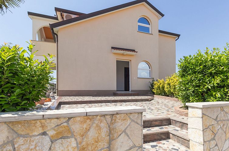 Vakantiehuis Schönes Ferienhaus mit Swimmingpool