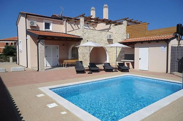 Unterkunft 1010242 - Ferienhaus Istrien - Vakantiehuis mit Pool, Terrasse und Parkplatz