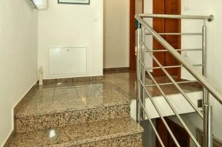 Vakantiehuis mit Pool, Terrasse und Parkplatz