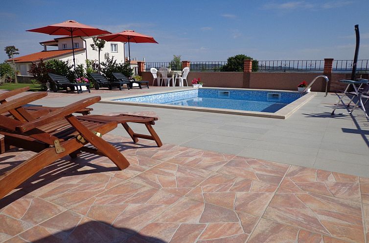 Appartement mit Panoramablick in ruhiger Lage