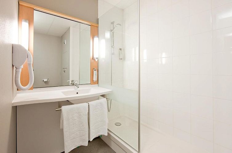 ibis Paris Pantin Eglise