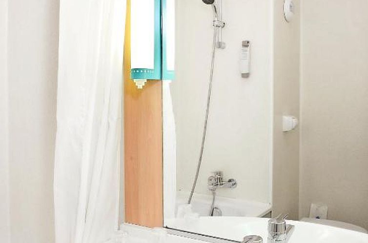 ibis Paris Pantin Eglise