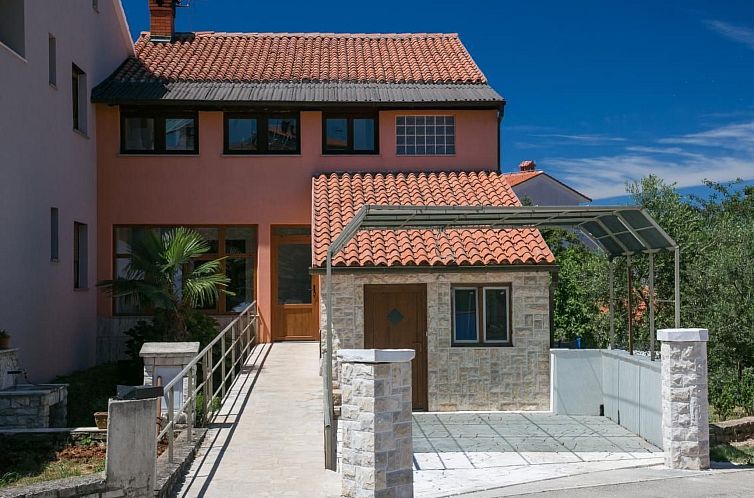 Appartement Appartement in Pula mit Terrasse, Garten und Gri