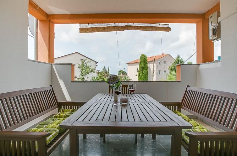 Appartement Appartement in Pula mit Terrasse, Garten und Gri