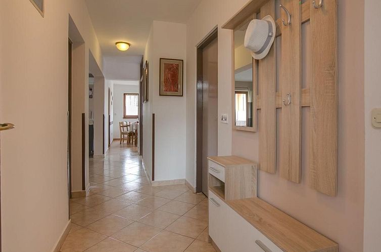 Appartement Appartement in Pula mit Terrasse, Garten und Gri