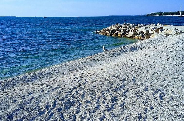 Appartement Appartement in Pula mit Terrasse, Garten und Gri