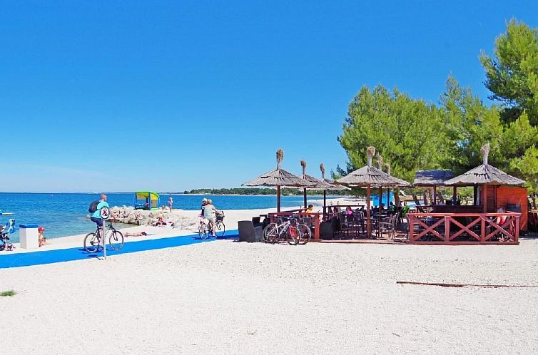 Appartement Appartement in Pula mit Terrasse, Garten und Gri