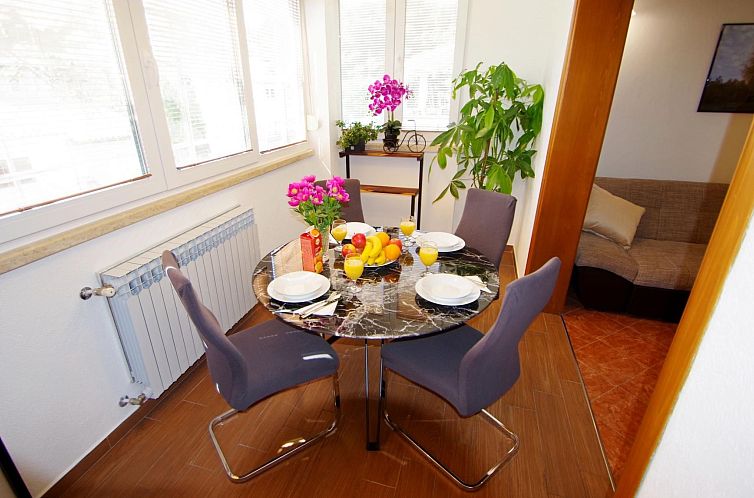 Appartement Gemütliche Ferienwohnung in einem Vorort von Pu