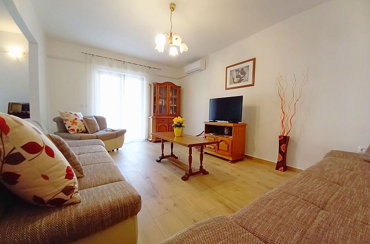 Appartement in Pula mit Grill, Garten und Terrasse