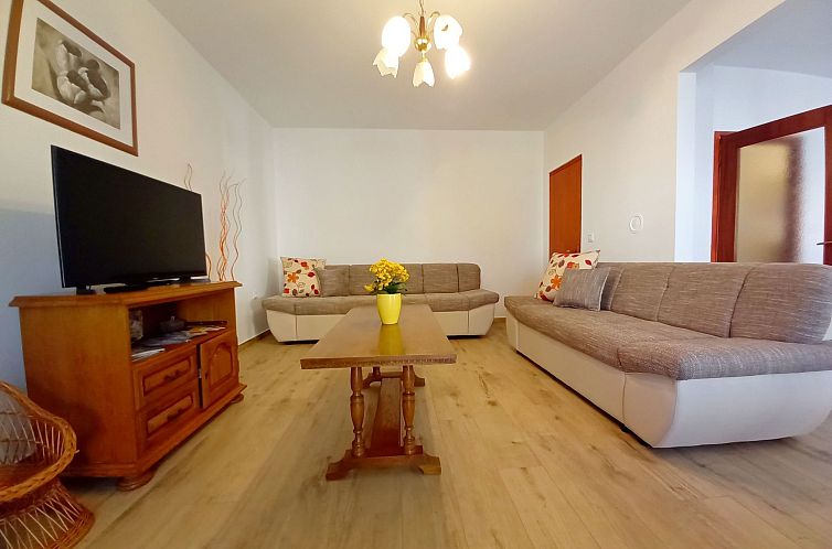 Appartement in Pula mit Grill, Garten und Terrasse