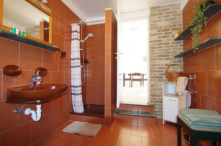 Appartement Wohnung "Eric" mit Garten, Grill und Terrasse