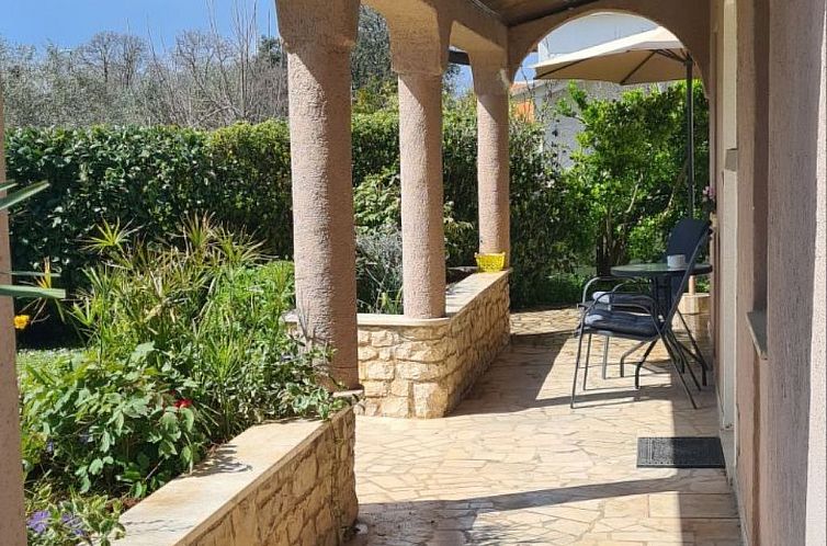 Appartement Wohnung "Eric" mit Garten, Grill und Terrasse