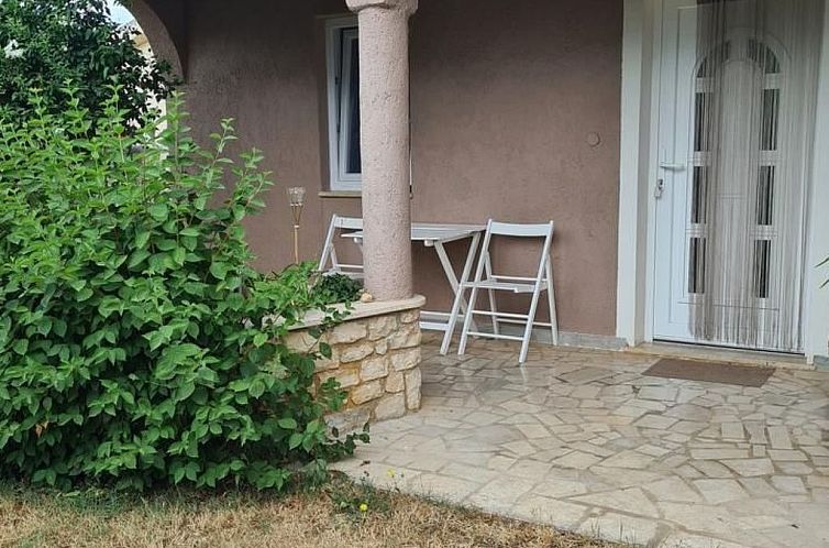 Appartement Wohnung "Eric" mit Garten, Grill und Terrasse