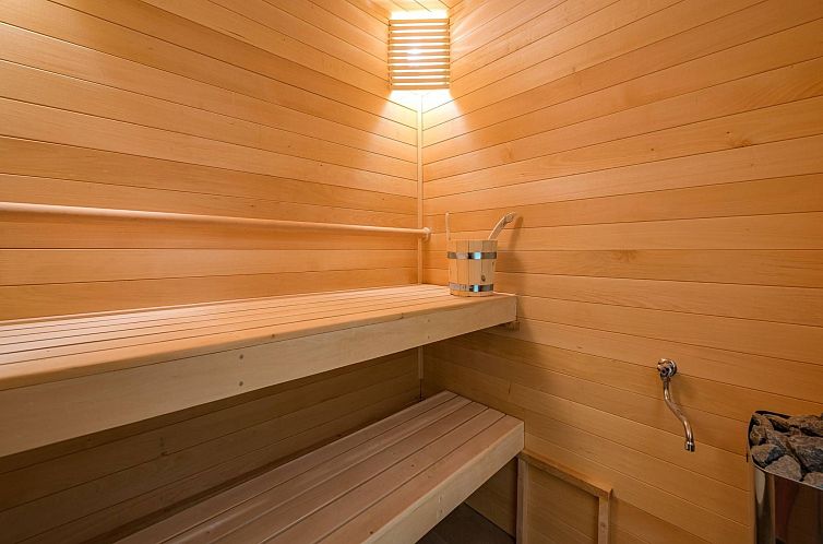 Vakantiehuis Cedar in Stoja mit großzügigem Garten