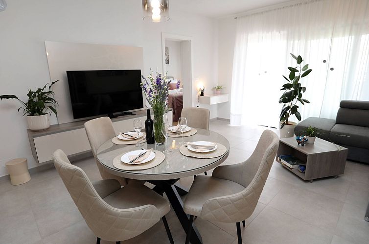 Appartement Luxus-Appartement mit Jacuzzi, Parkplatz und Gar