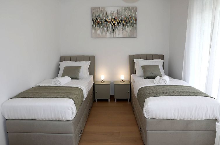 Appartement Luxus-Appartement mit Jacuzzi, Parkplatz und Gar