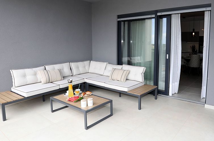 Appartement Luxus-Appartement mit Jacuzzi, Parkplatz und Gar