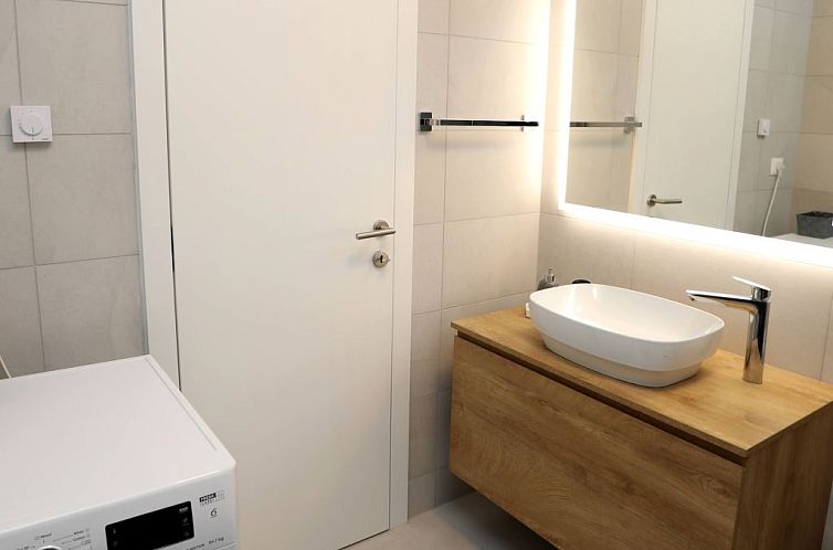 Appartement Luxus-Appartement mit Jacuzzi, Parkplatz und Gar