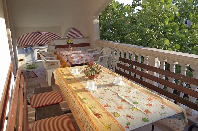 Appartement mit Balkon, für fünf Personen