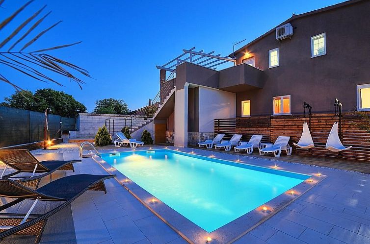 Unterkunft 10109134 - Ferienhaus Istrien - Vakantiehuis Ferienvilla 'Villa Nikolina' mit privatem Pool