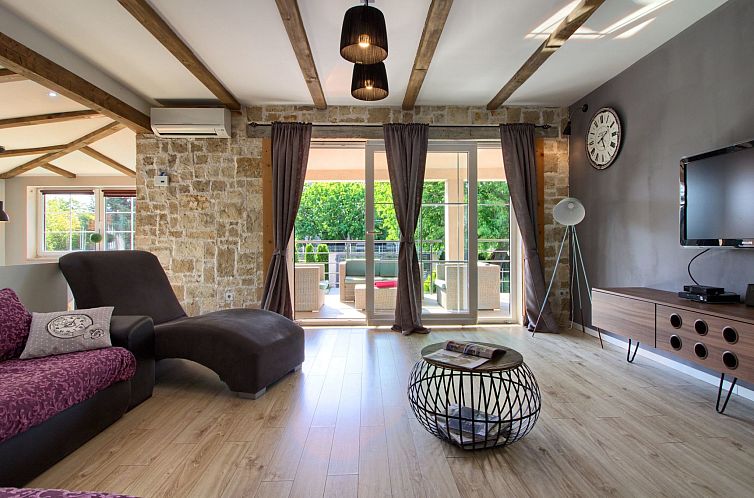 Vakantiehuis Ferienvilla 'Villa Nikolina' mit privatem Pool