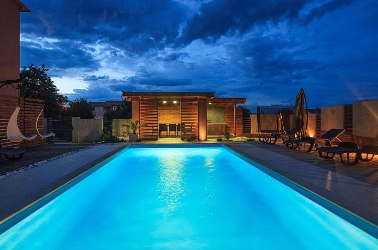 Vakantiehuis Ferienvilla 'Villa Nikolina' mit privatem Pool