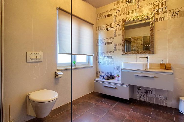Vakantiehuis Ferienvilla 'Villa Nikolina' mit privatem Pool