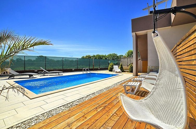 Vakantiehuis Ferienvilla 'Villa Nikolina' mit privatem Pool