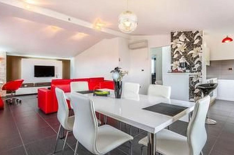 Vakantiehuis Ferienvilla 'Villa Nikolina' mit privatem Pool
