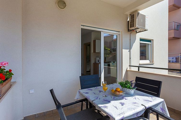 Appartement Appartement in Stoja mit Terrasse