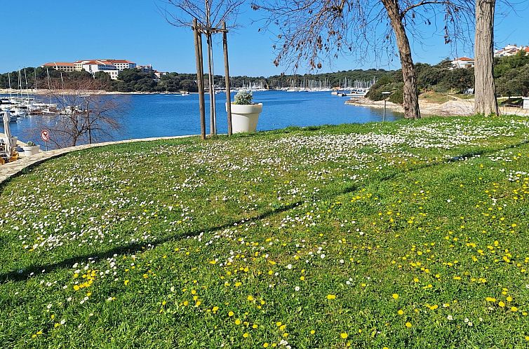 Appartement Geräumige charmante Wohnung in der Nähe des Me