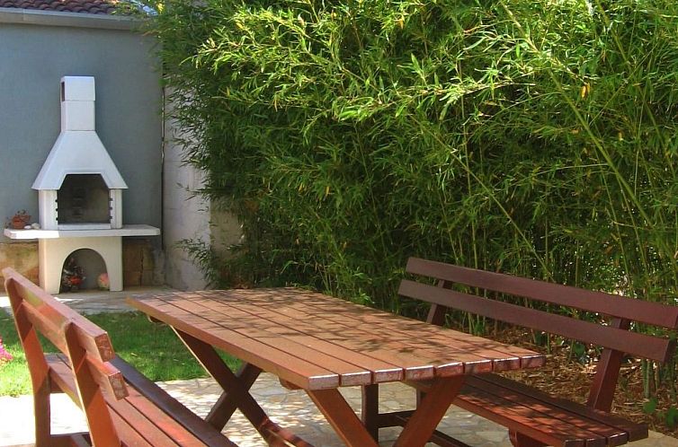 Appartement Geräumige charmante Wohnung in der Nähe des Me