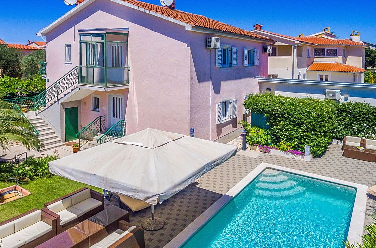 Vakantiehuis mit Terrasse