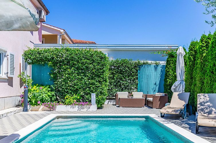 Vakantiehuis mit Terrasse